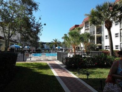 Value Priced Vacation Condo Across Street from Beach, Pool